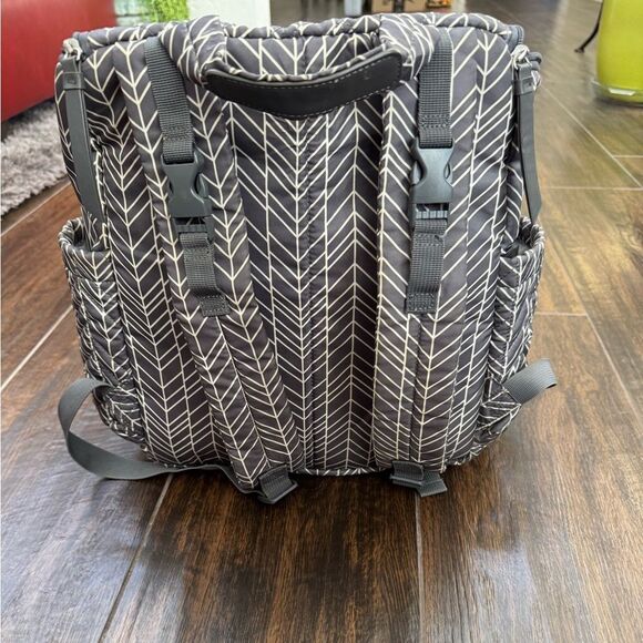 Skip Hop Forma Backpack Diaper Bag – Grey Feather Print Quilted Nylon - Picture 6 of 11